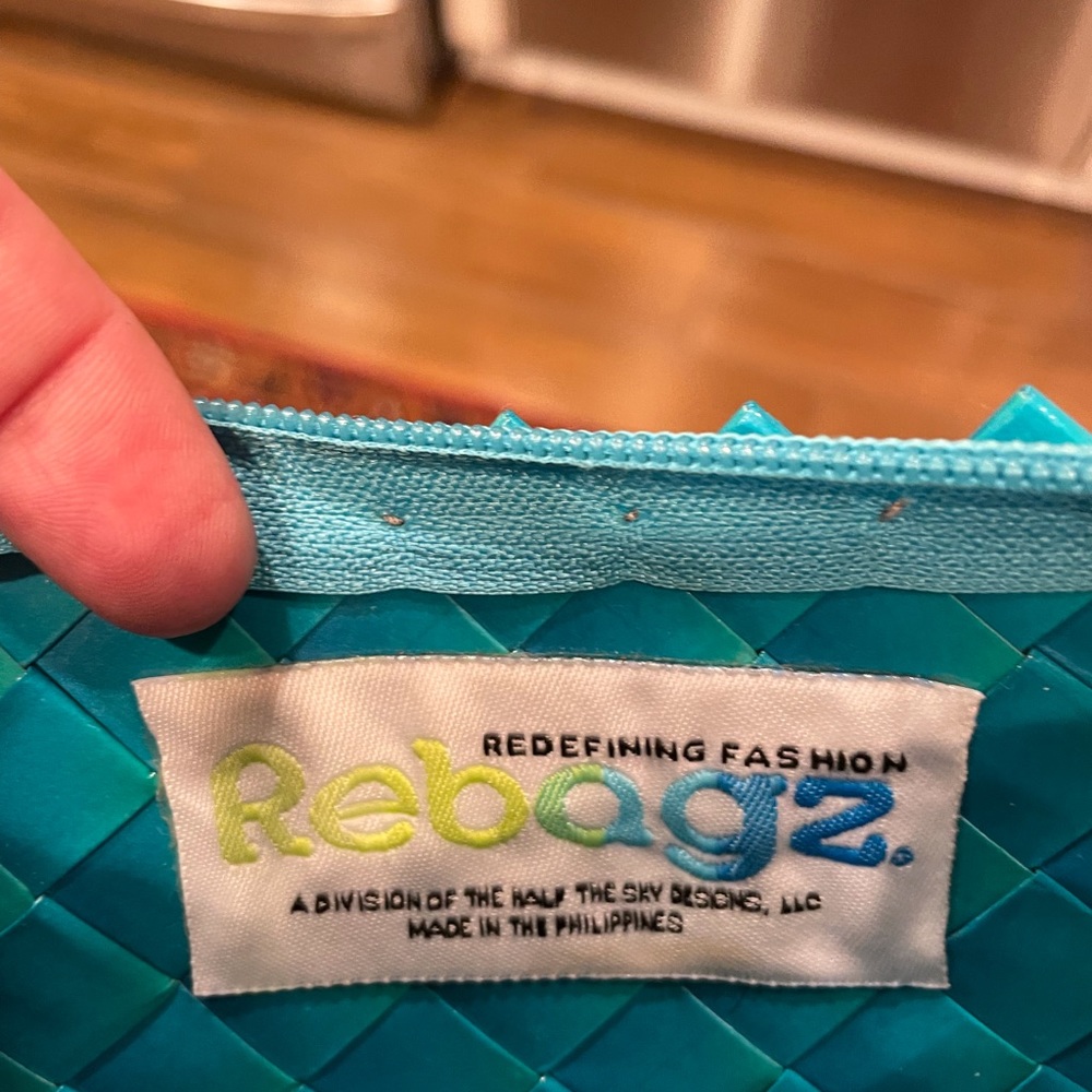 NWOT Rebagz eco & human friendly wristlet. - Picture 6 of 6